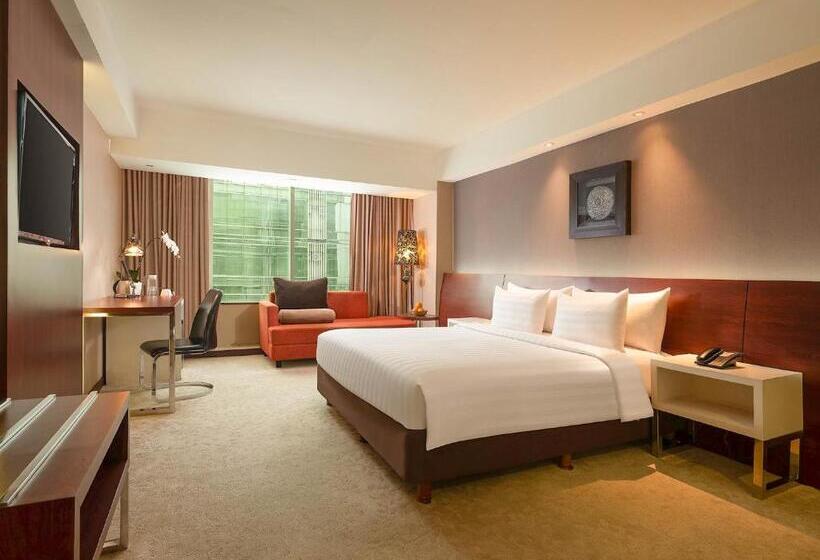 Номер Executive, The Alana Yogyakarta Hotel And Convention Center