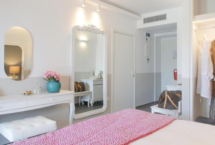 Номер Deluxe, Avaton Luxury Beach Resort   Relais & Chateaux