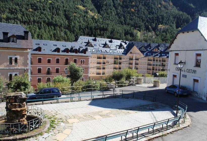 Номер Стандарт Четырехместный Совместный Санузел, Albergue De Canfranc Estación