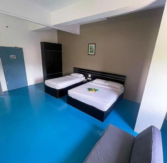 اتاق لوکس سه تخته, Kuala Melaka Inn