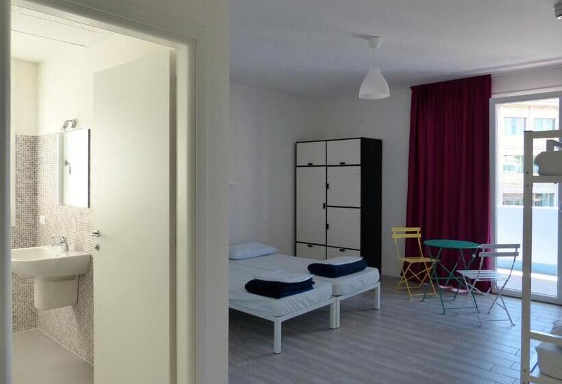 スタンダード４人部屋, Meet Gardalake Hostel