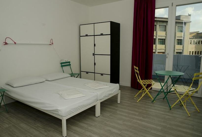 スタンダードルーム, Meet Gardalake Hostel
