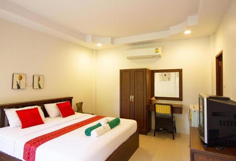 اتاق لوکس با چشم‌انداز استخر, The Green Beach Resort