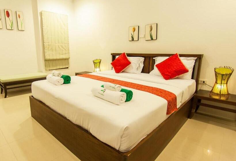 اتاق لوکس با چشم‌انداز استخر, The Green Beach Resort