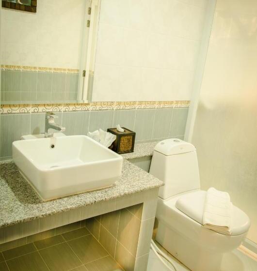 سوییت خانوادگی, The Green Beach Resort
