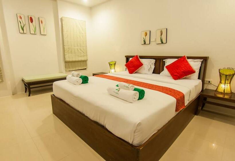 اتاق لوکس با چشم‌انداز استخر, The Green Beach Resort