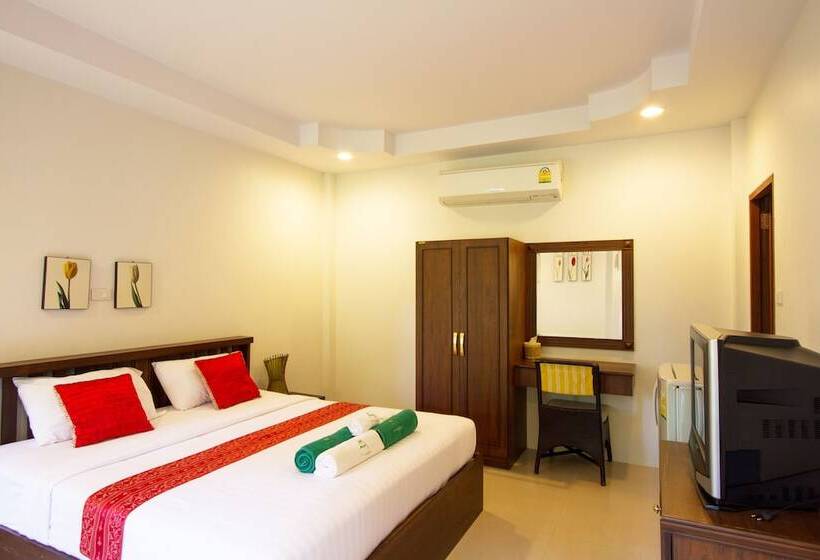 اتاق لوکس با چشم‌انداز استخر, The Green Beach Resort