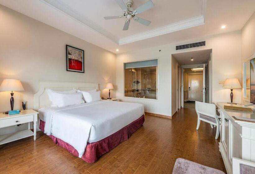 스탠다드 룸 킹사이즈 침대, Vinpearl Resort & Spa Nha Trang Bay