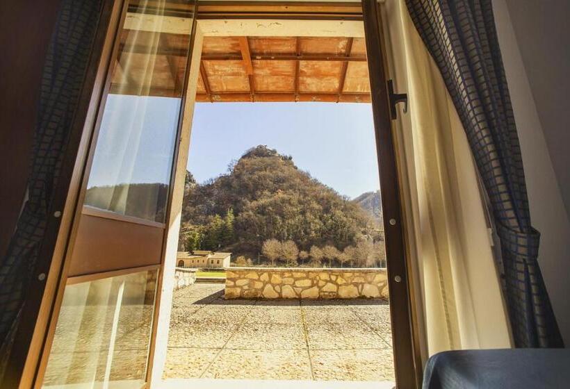 اتاق استاندارد سه نفره, Roccaporena & Margherita