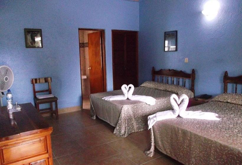 اتاق استاندارد, El Pueblito