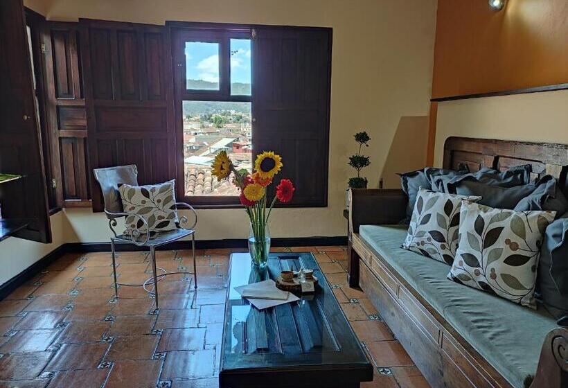 سوئیت مستر, Santuario Las Escaleras