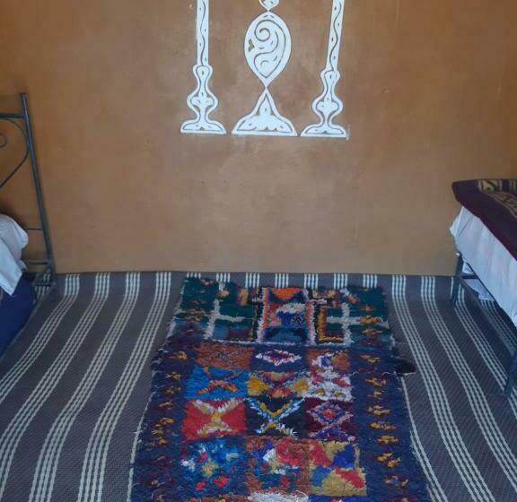 اتاق استاندارد سه نفره, Camp Mhamid Sahara Tours