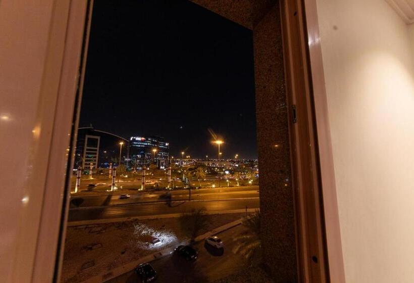 Полулюкс, Burj Al Hayat Hotel Suites   Al Olaya