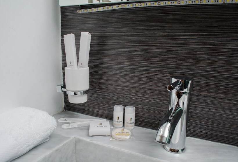 Suite com Varanda, Jtowers