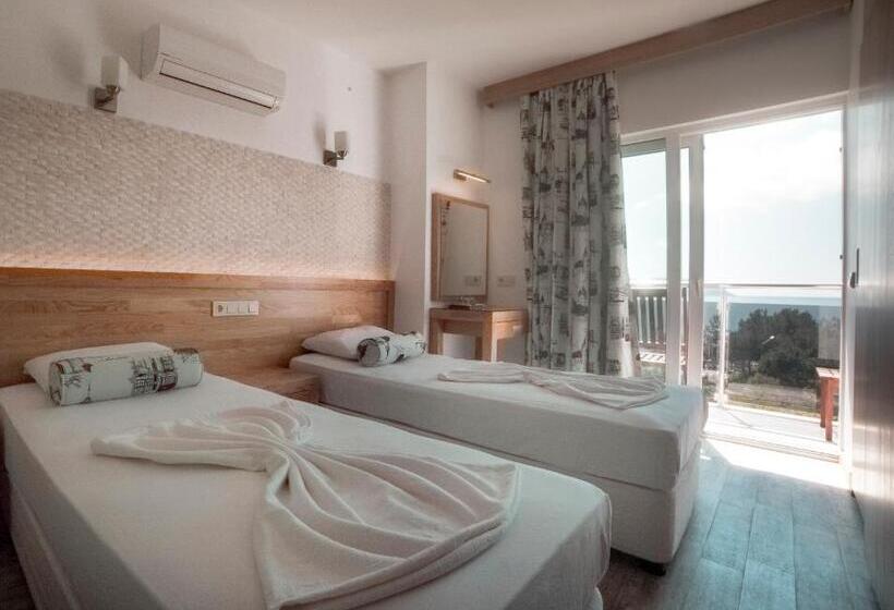 Quarto Estandar Vista Mar, Nur