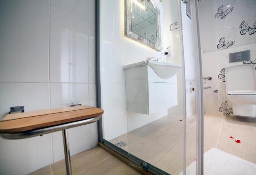 Quarto Triplo Estandar, Nur
