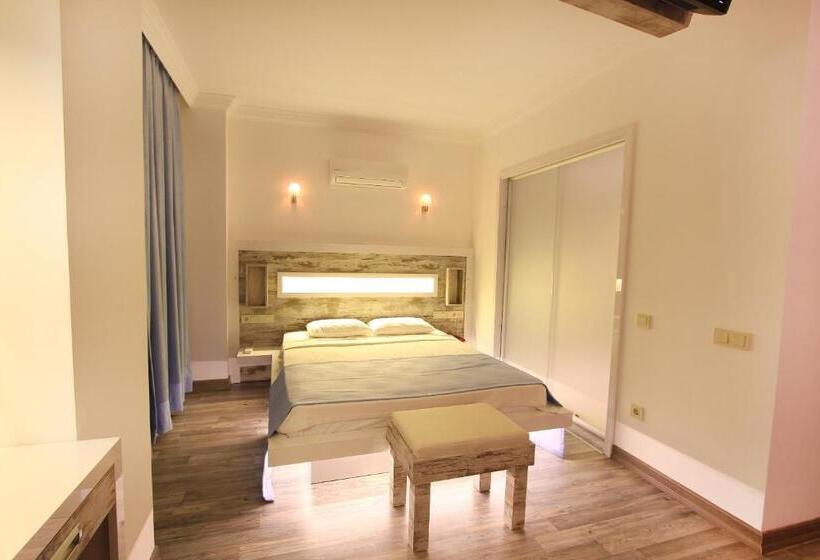 Quarto Triplo Estandar, Nur