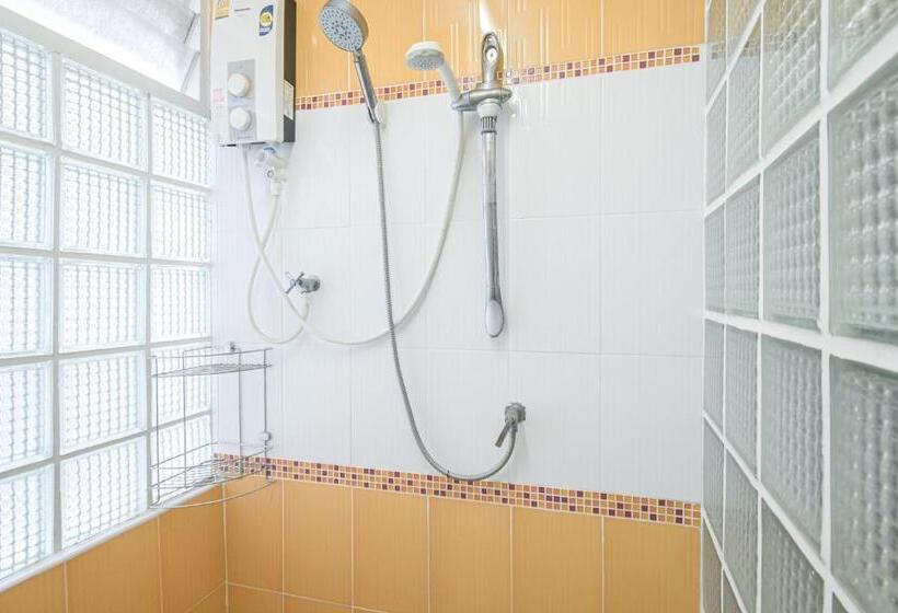 اتاق استاندارد سه نفره, Ac Habitat Bangkok
