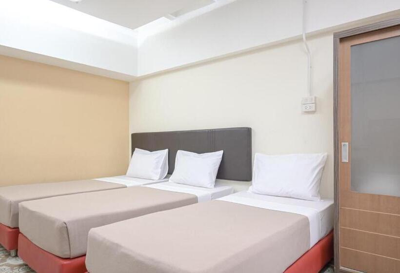 اتاق سوپریور سه تخته, Ac Habitat Bangkok