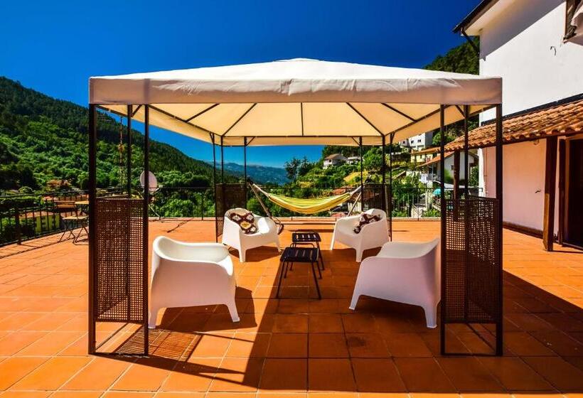 Quarto Estandar com Terraço, Nations Gerês   Bed & Breakfast
