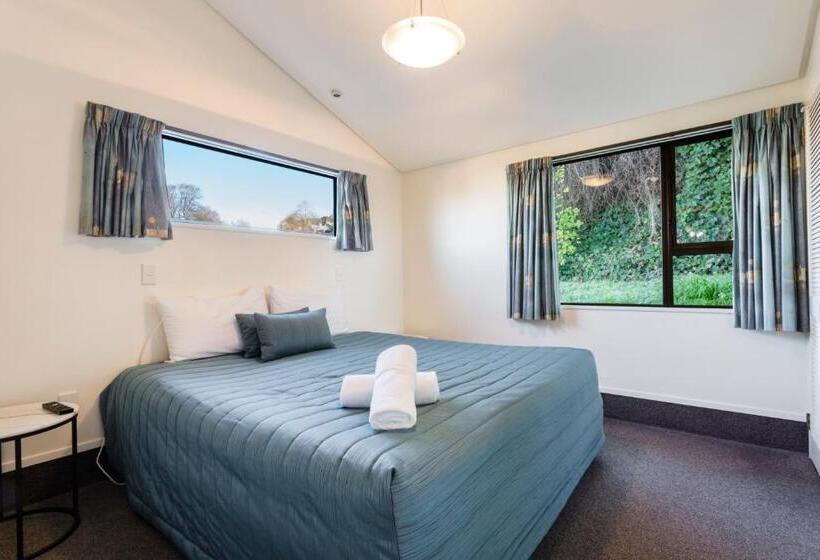 침실 2개 아파트, 755 Regal Court Motel