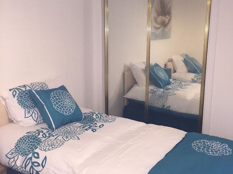 آپارتمان 2 خوابه, Haymarket Apartment
