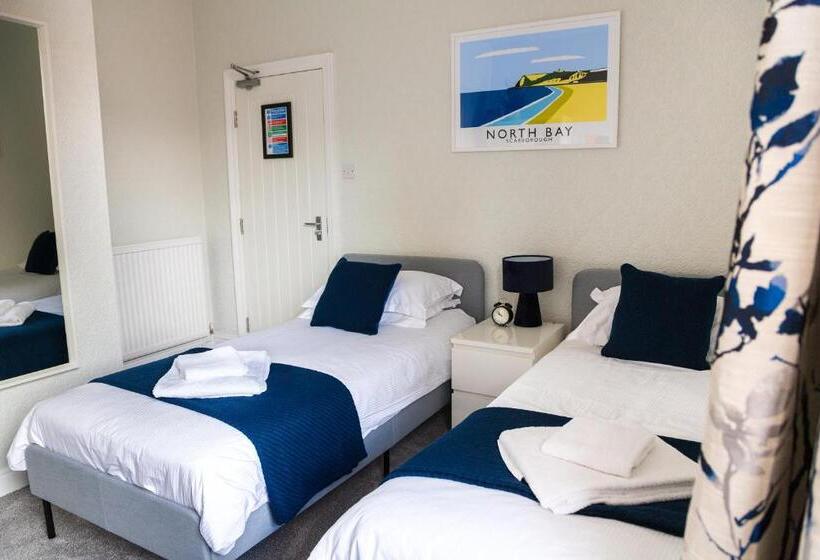 Номер Стандарт, Kingsway Guesthouse   A Selection Of Single, Double And Family Rooms In A Central Location