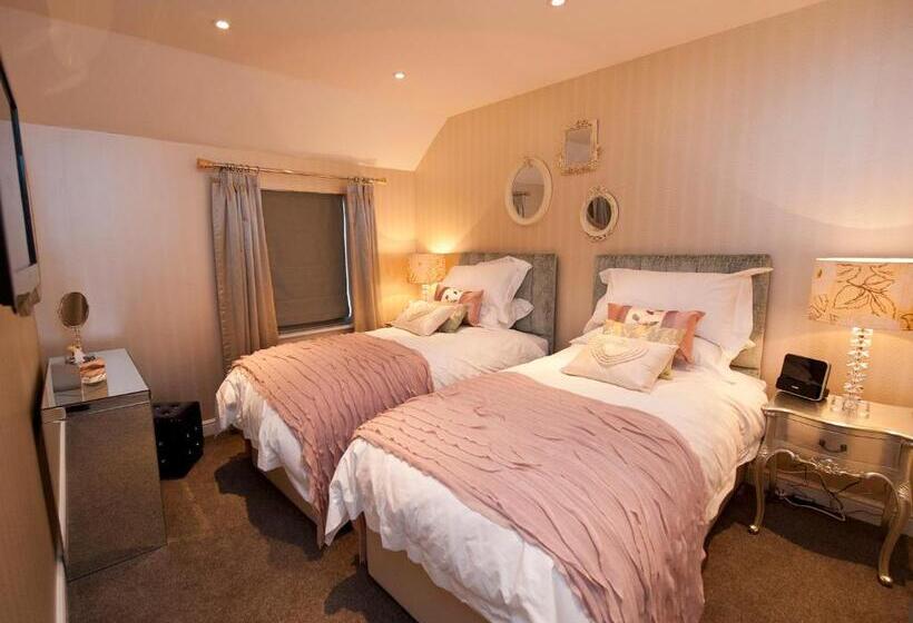 3间卧室的房子, Five Star Stays