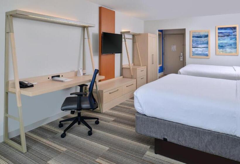 Номер Стандарт, Holiday Inn Express & Suites Farmington Hills   Detroit, An Ihg