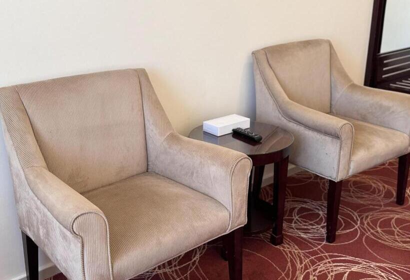 Quarto Triplo Deluxe, Al Rayyan Makiya Towers Hotel 1