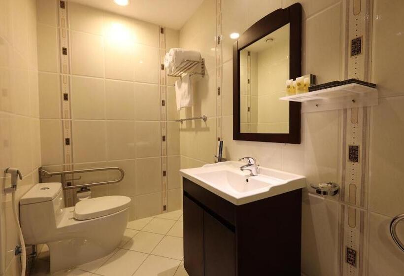 חדר אקונומי לארבעה, Al Rayyan Makiya Towers Hotel 1