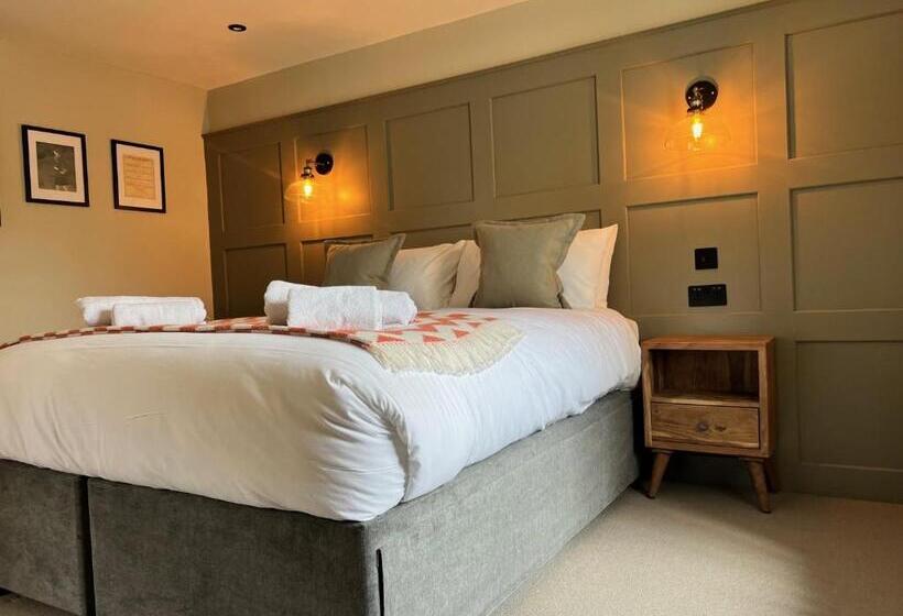 Четырехместный Номер Deluxe, The Punchbowl Inn