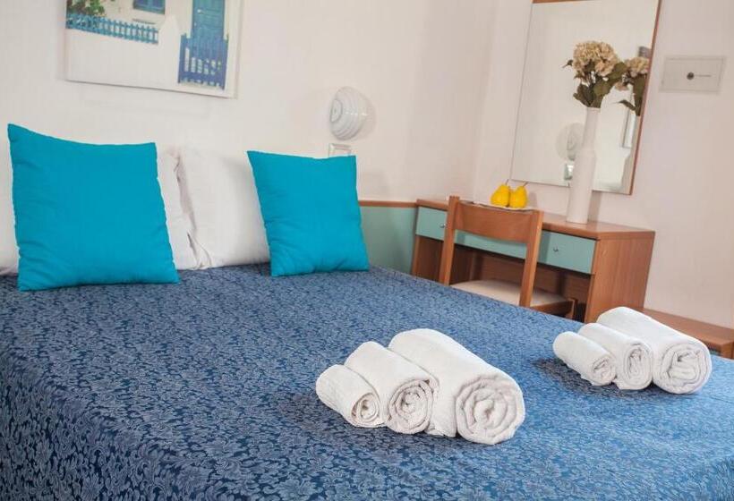 Номер Стандарт Трехместный, Park Hotel Zaira