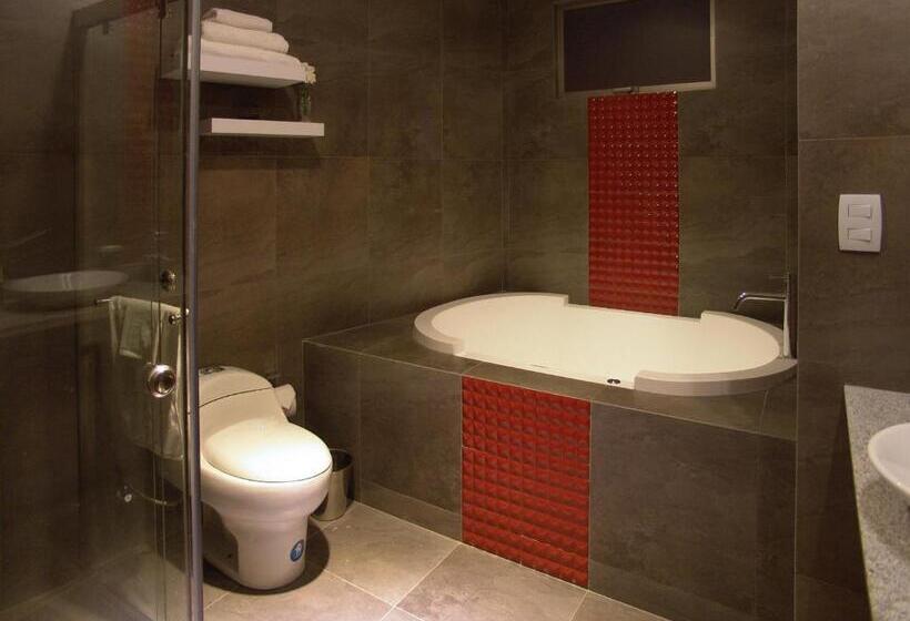 سوییت لوکس, Rioné Hotel Boutique
