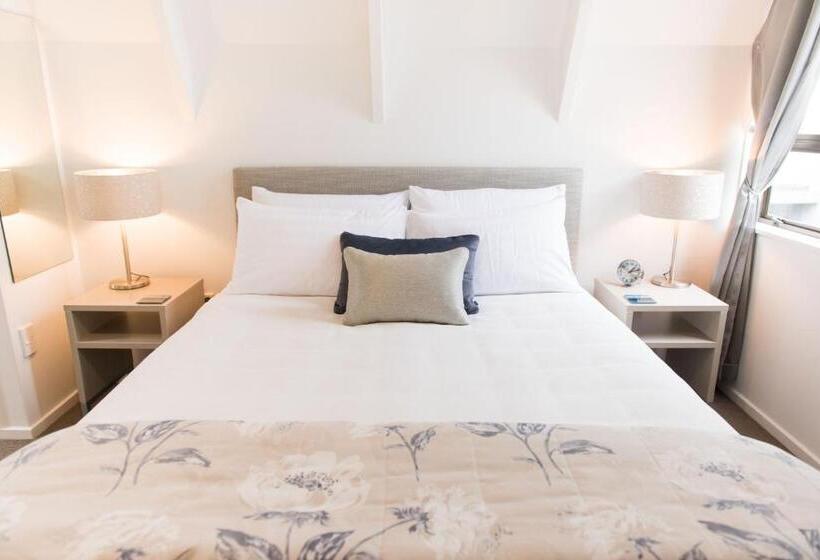 سوییت سوپریور, Aria On Bank