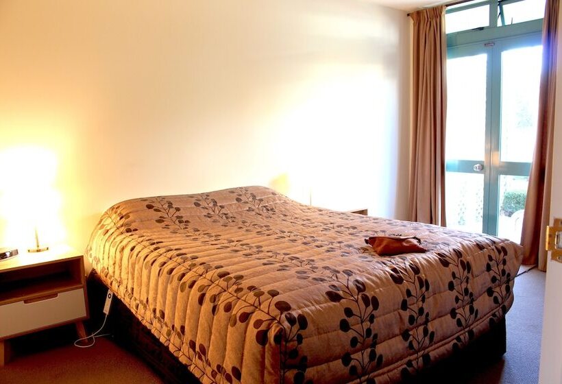 침실 3개 아파트, Les Troupes Apartments