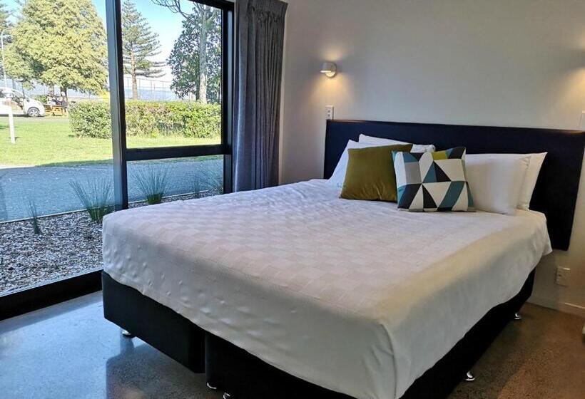 Апартаменты 2 Спальни, Waikanae Beach Ocean View Apartments