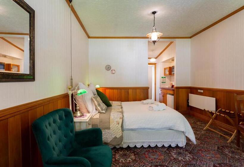 Студия Стандарт, Settlers Cottage Motel