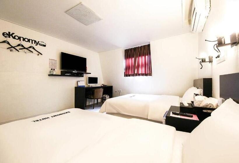غرفة ديلوكس ثلاثية, Ekonomy Hotel Incheon