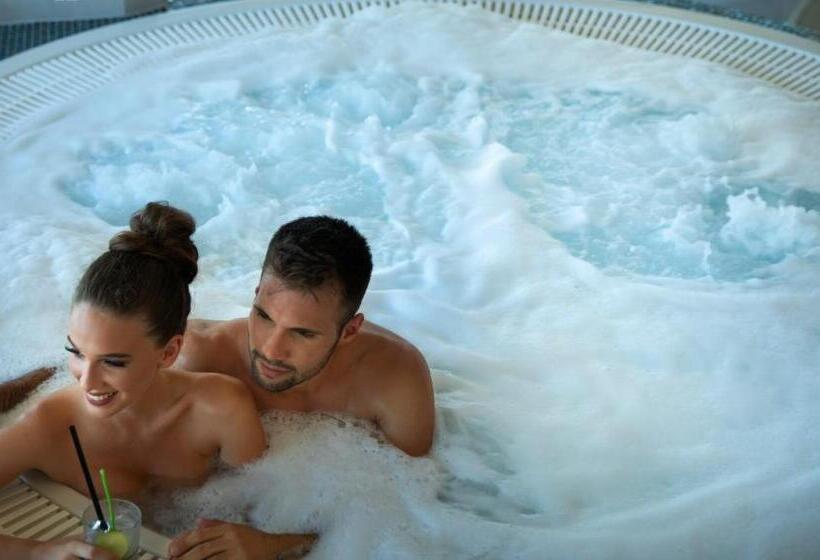 اتاق لوکس با چشم‌انداز دریا, Grand Hotel Adriatic