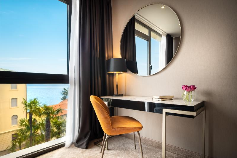 اتاق سوپریور با چشم‌انداز جانبی دریا, Grand Hotel Adriatic