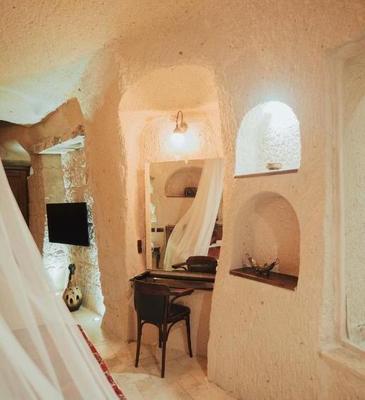 디럭스 스위트, Hu Of Cappadocia   Special Class