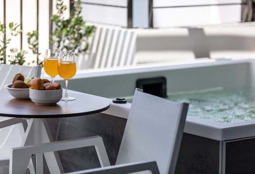 سوییت جونیور با چشم‌انداز دریا, Porta Suites