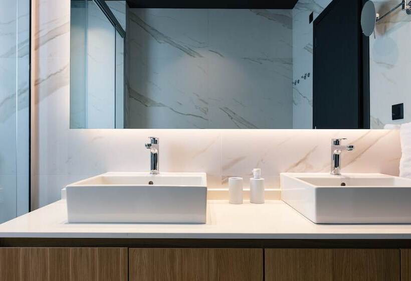سوییت سوپریور, Porta Suites