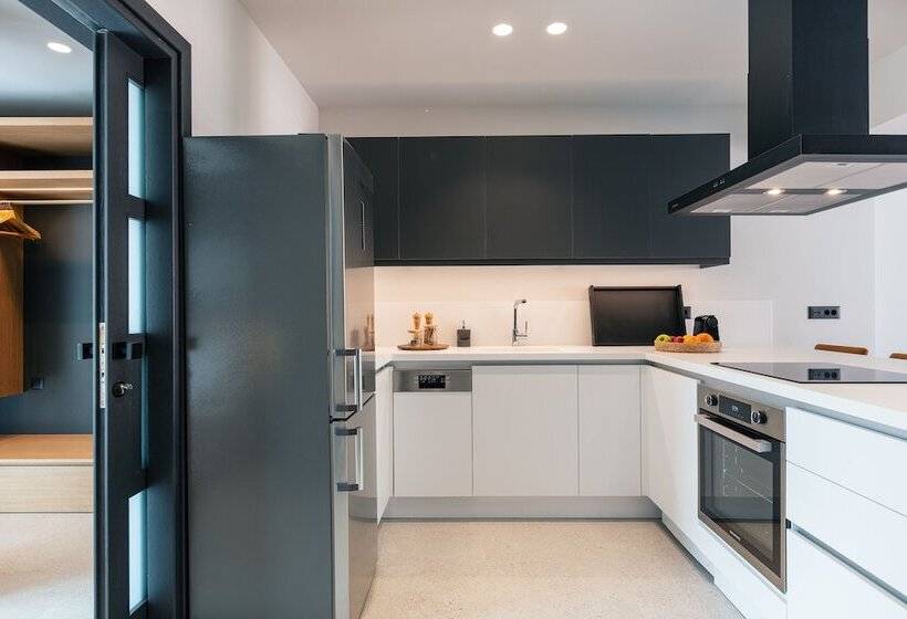 سوییت سوپریور, Porta Suites