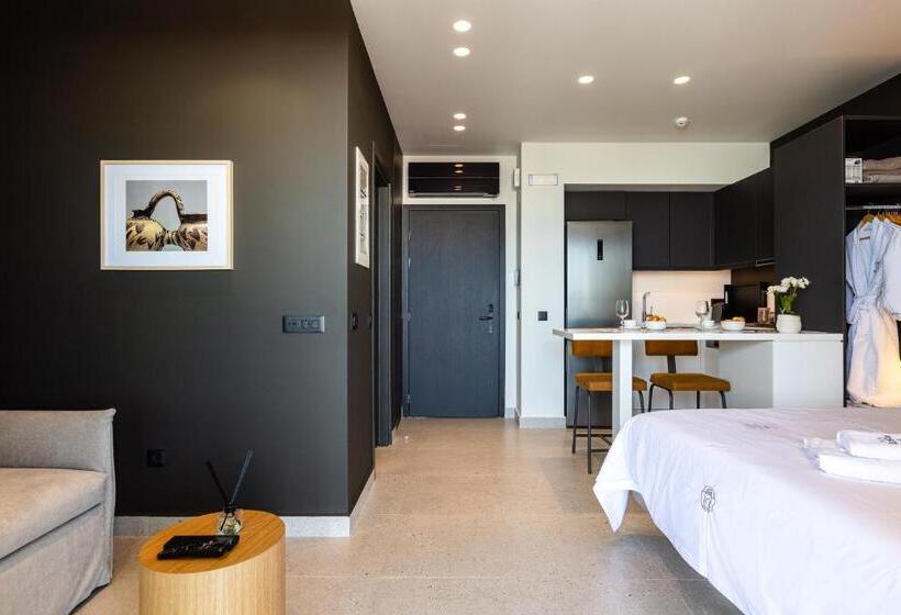 سوییت جونیور با چشم‌انداز دریا, Porta Suites