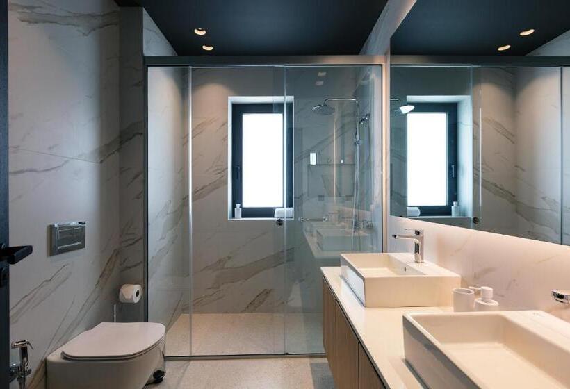 سوییت سوپریور, Porta Suites