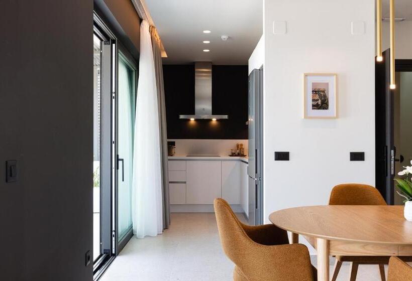 سوئیت پریمیوم با چشم‌انداز دریا, Porta Suites