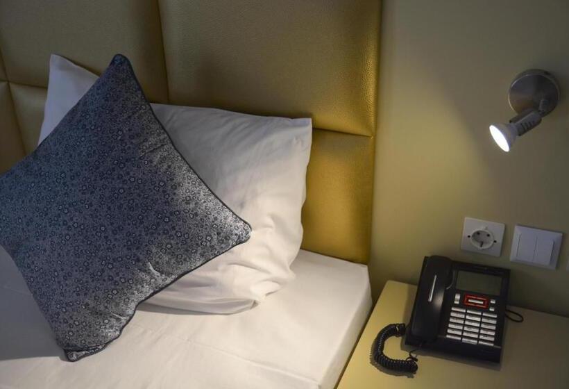 Номер Deluxe Вид на Море Боковой, Adele Resort