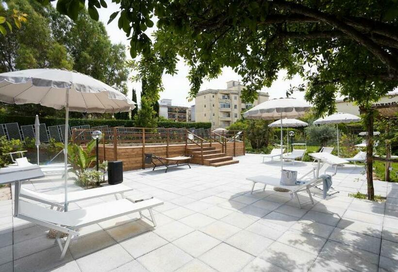 اتاق لوکس با تخت بزرگ, Residence O Sole Mio Pompei